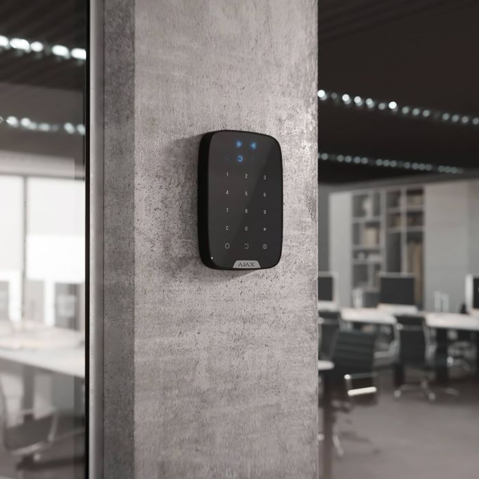 Бездротова сенсорна клавіатура Ajax Keypad Plus, jeweller, бездротовий, чорний (26077.83.BL1)