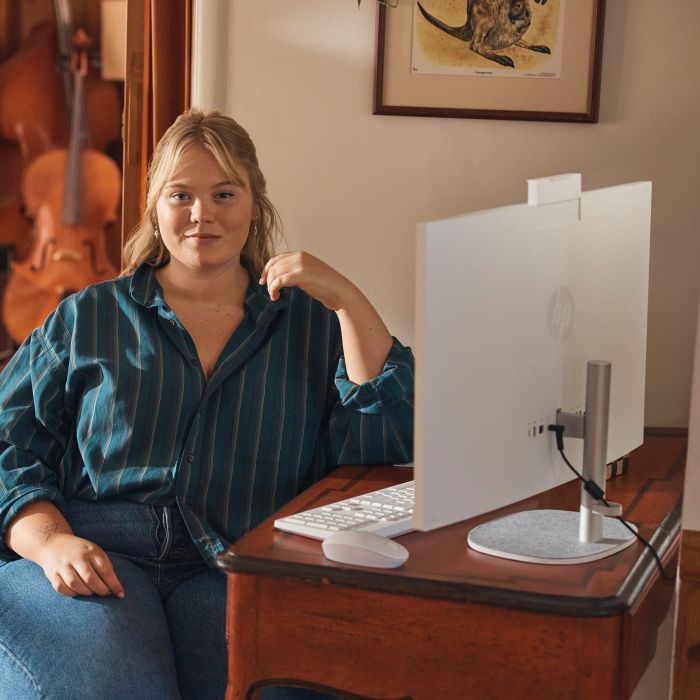 HP AiO All-in-One 27" FHD IPS AG, Intel U7-155U, 16GB, F512GB, UMA, WiFi, km+m, DOS, white