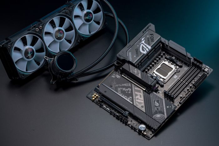 ASUS Motherboard ROG STRIX X870-F GAMING WIFI sAM5 X870 4xDDR5 M.2 HDMI DP WiFi BT ATX