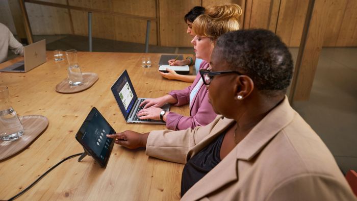 Ноутбук HP EliteBook 860-G11 16" 2.8K OLED IPS, Intel U7-165U, 32GB, F2048GB, UMA, NFC, DOS, серебристый