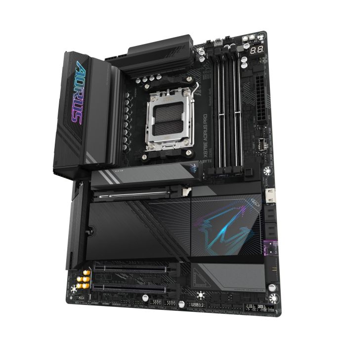 GIGABYTE Motherboard X870E AORUS PRO sAM5 X870 4xDDR5 M.2 HDMI DP Wi-Fi BT ATX