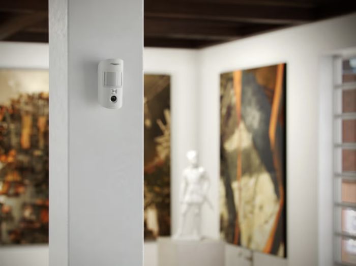 Датчик руху з покращеною фотофіксацією Ajax HDR MotionCam, Jeweller, бездротовий, білий