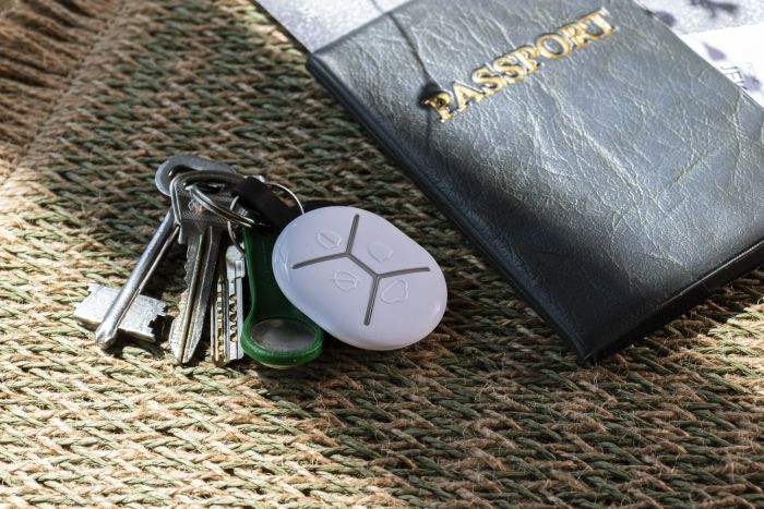 Брелок U-Prox Keyfob B4 White, 4 кнопки, беспроводной, белый