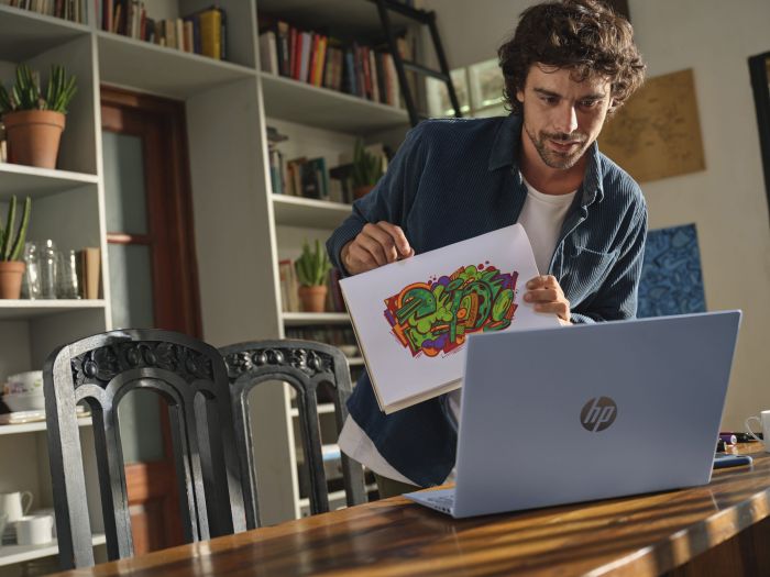 Ноутбук HP OmniBook 5 16-af1018ua 16" WUXGA IPS AG, Intel U7-255U, 16GB, F512GB, UMA, DOS, блакитний