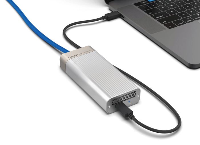 Адаптер QNAP USB 4 Thunderbolt 3/4 10GbE RJ45