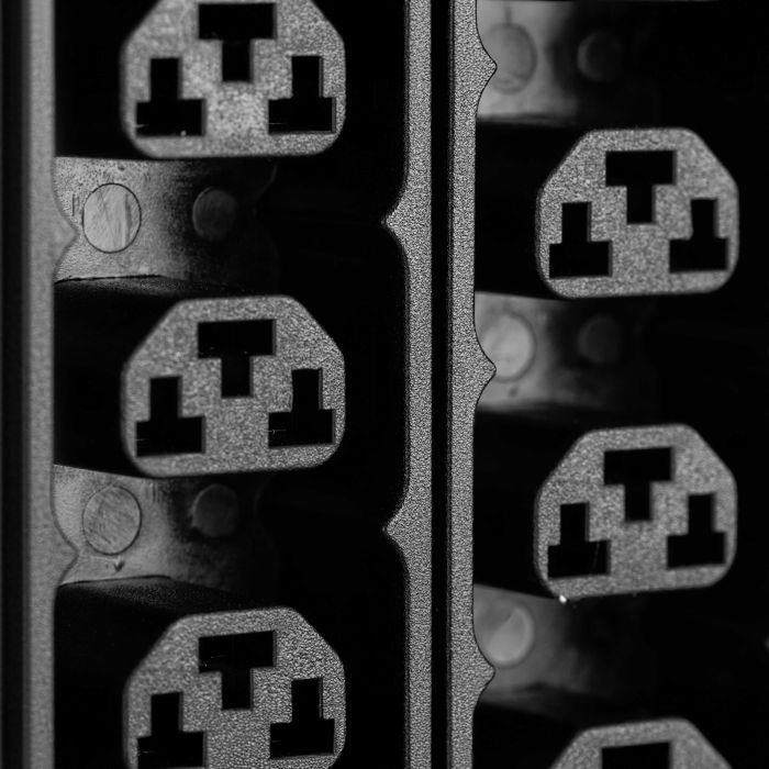 Устройство распределения электропитания MIRSAN MXB, 2U, 16A, 1Ph, 16 гибридных розеток (C13-C19), черный