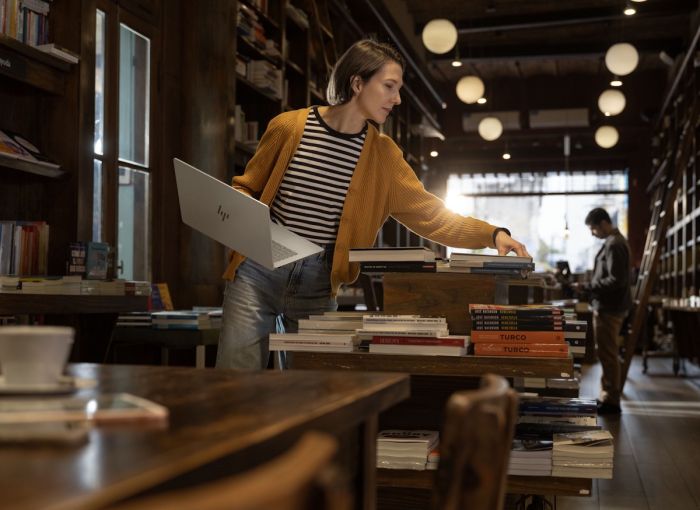 HP Notebook OmniBook 7 14-fs0001ua 14" WUXGA IPS AG, Intel 5-220H, 24GB, F1024GB, UMA, Win11, silver