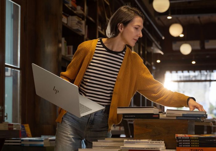 Ноутбук HP OmniBook 7 14-fr0001ua 14" WUXGA IPS, Intel U7-255H, 32GB, F1024GB, UMA, Win11P, серебристый