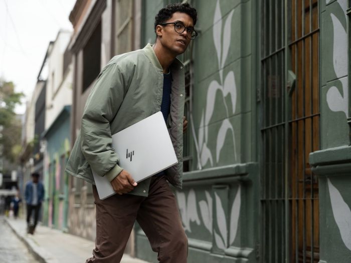 Ноутбук HP OmniBook 7 17-dc0000ua 17.3" FHD IPS Touch, Intel U7-258V, 32GB, F2048GB, NVD4050-6, Win11, серебристый