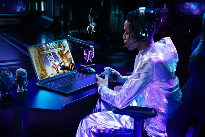 Ноутбук Acer Predator Helios Neo 18 PHN18-72 18" WQXGA IPS, Intel U9-275HX, 64GB, F2TB, NVD5070Ti-12, Win11, черный