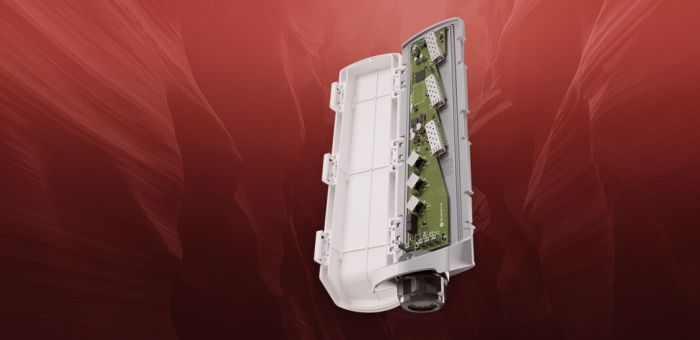 MikroTik Cloud Smart Switch CSS606-1G-2Gi-3S+OUT