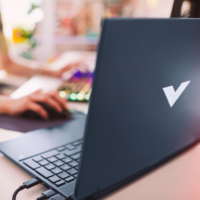 Ноутбук HP Victus 15-fb3104ua 15.6" FHD IPS AG, AMD R7-8845HS, 16GB, F512GB, NVD4050-6, DOS, синій