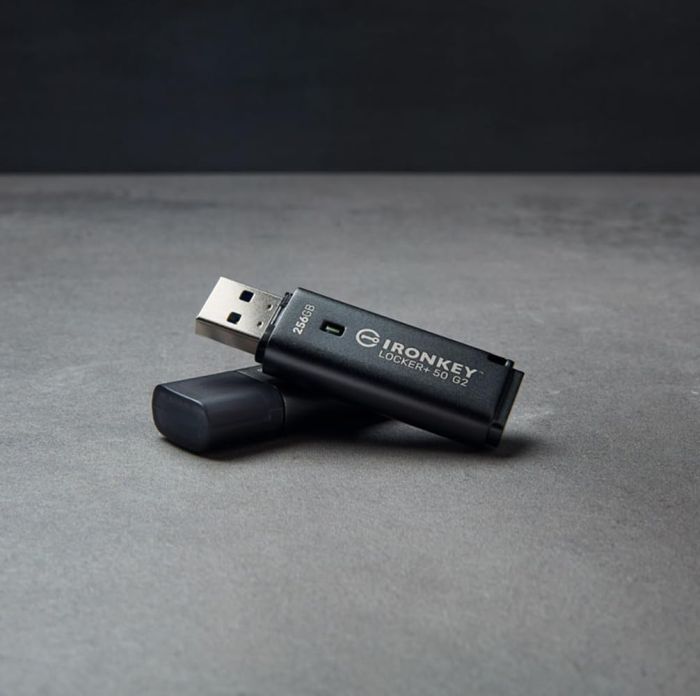 Накопичувач Kingston   32GB USB 3.2 Type-A Gen1 IronKey Locker+ 50 G2