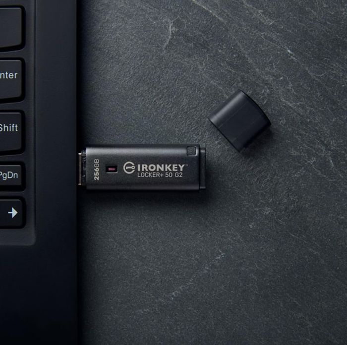 Накопичувач Kingston   32GB USB 3.2 Type-A Gen1 IronKey Locker+ 50 G2